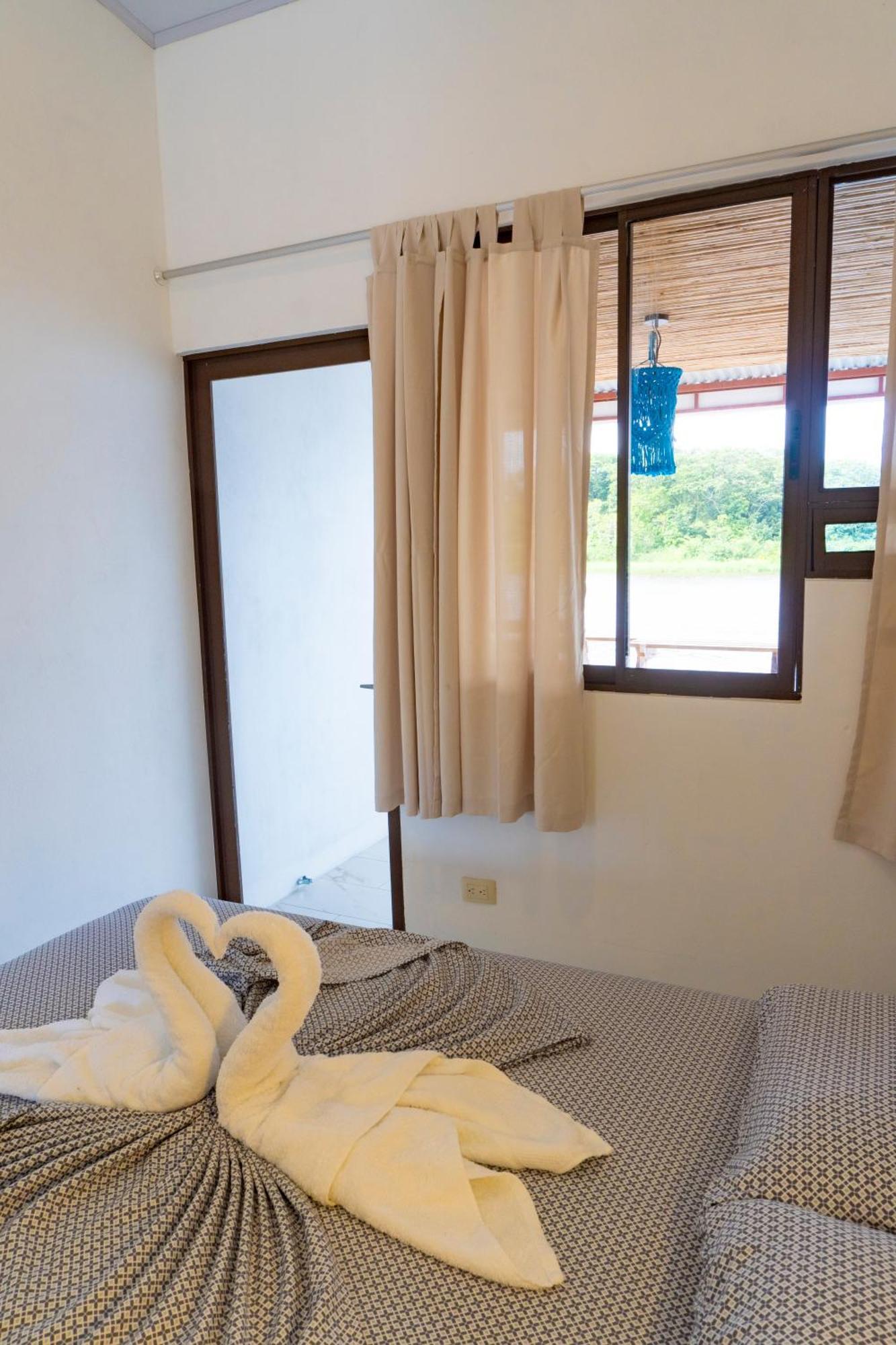 Hotel Pura Natura Riverside 托尔图格罗 外观 照片