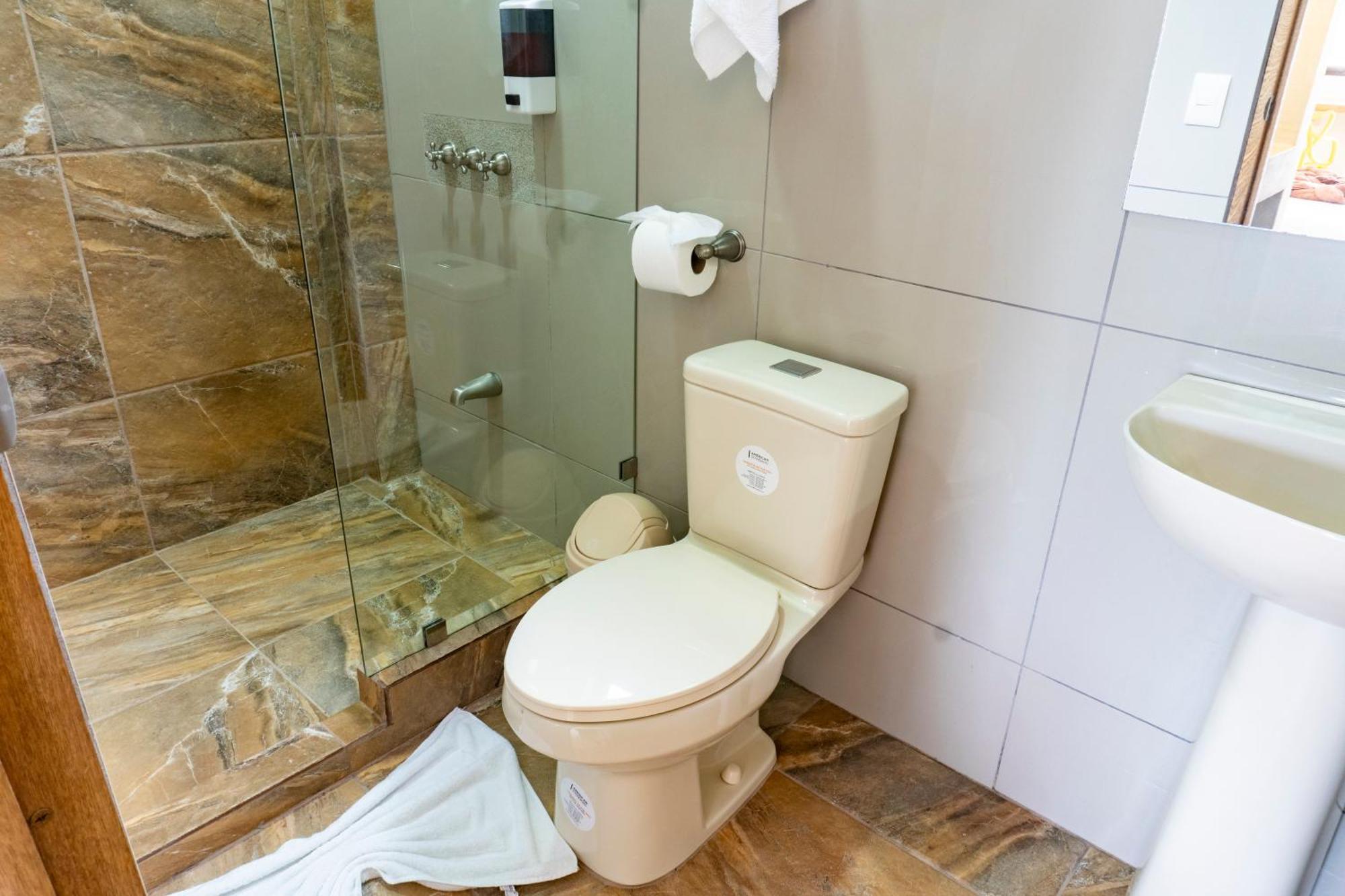 Hotel Pura Natura Riverside 托尔图格罗 外观 照片